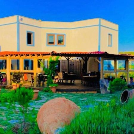 Sukha Inn Hotel & Beach Бозджаада Экстерьер фото