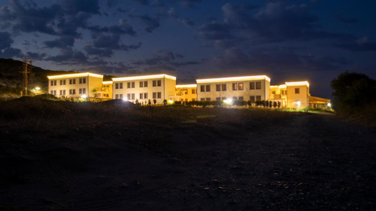 Sukha Inn Hotel & Beach Бозджаада Экстерьер фото