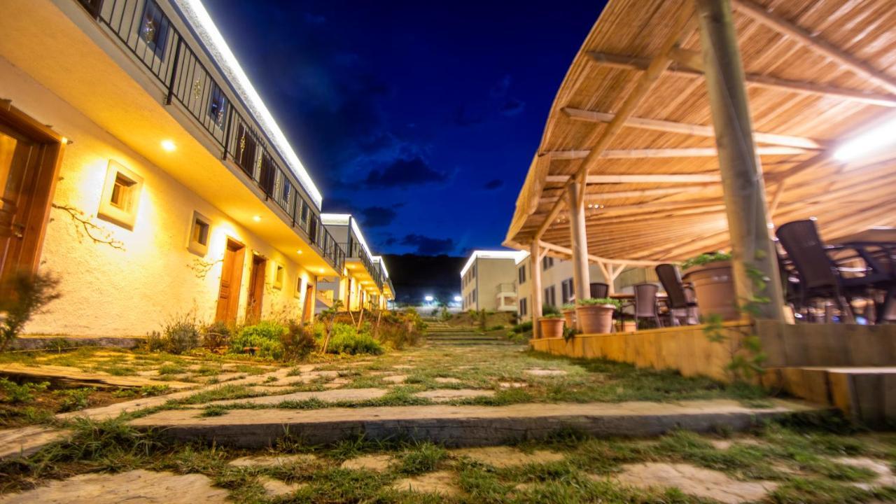 Sukha Inn Hotel & Beach Бозджаада Экстерьер фото