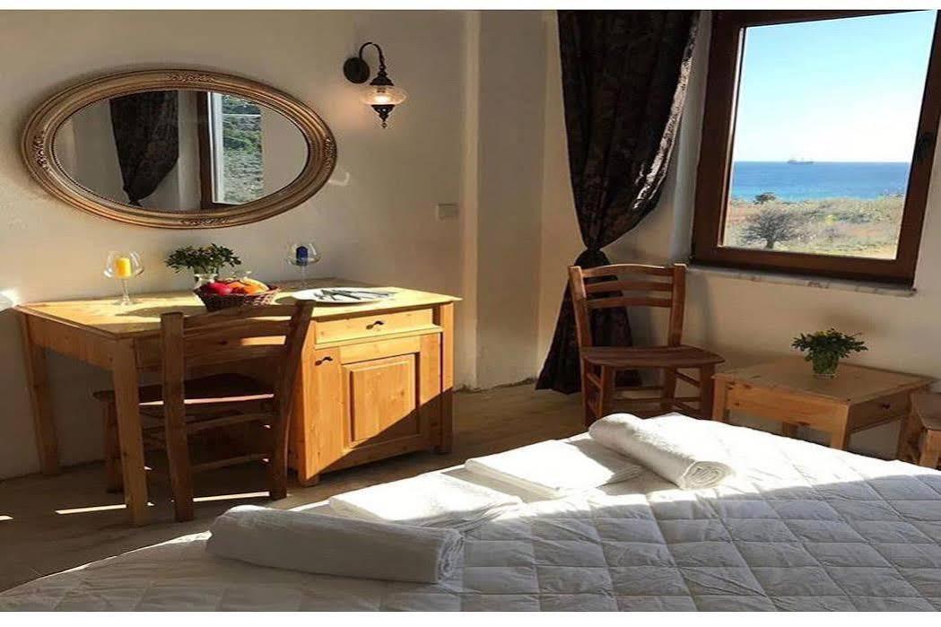 Sukha Inn Hotel & Beach Бозджаада Экстерьер фото