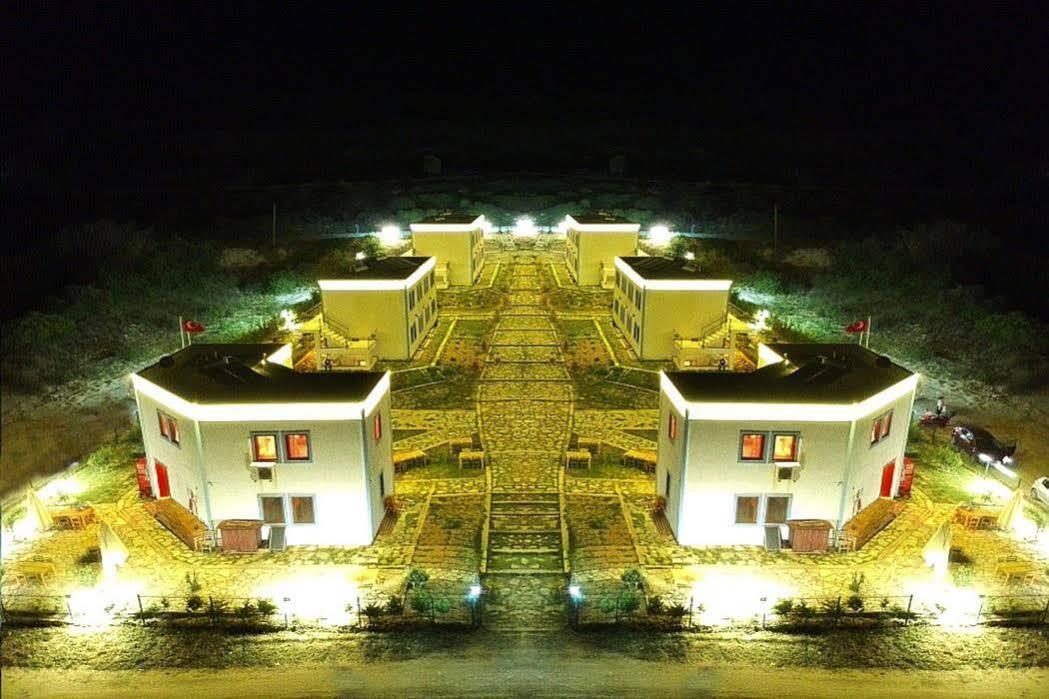 Sukha Inn Hotel & Beach Бозджаада Экстерьер фото