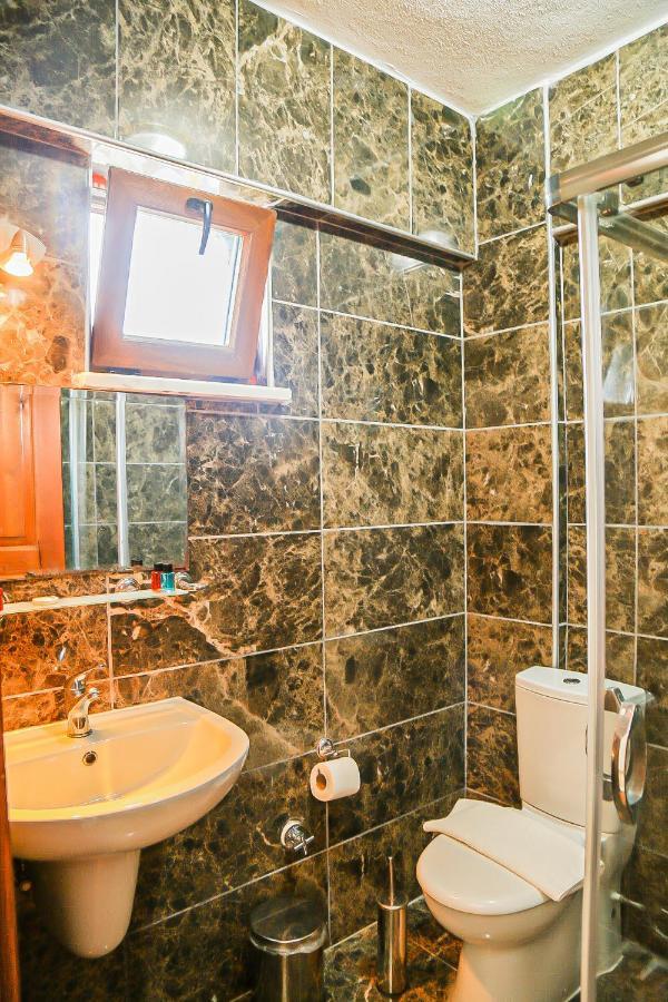 Sukha Inn Hotel & Beach Бозджаада Экстерьер фото